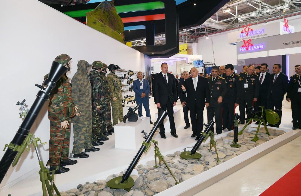 Prezident İlham Əliyev üçüncü “ADEX-2018” Azərbaycan Beynəlxalq müdafiə sərgisi ilə tanış olub (FOTO) (YENİLƏNİB)