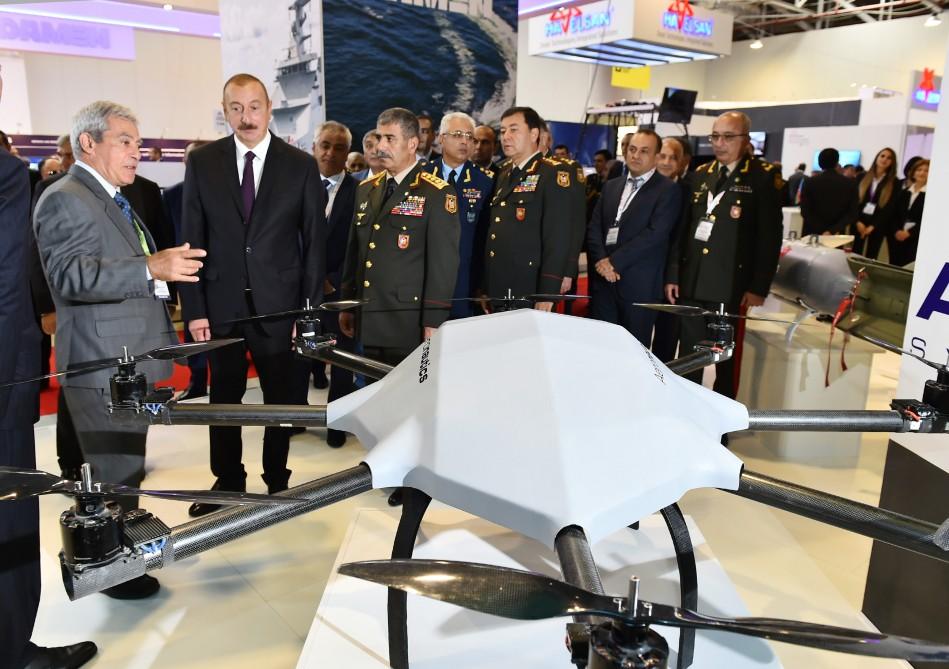 Prezident İlham Əliyev üçüncü “ADEX-2018” Azərbaycan Beynəlxalq müdafiə sərgisi ilə tanış olub (FOTO) (YENİLƏNİB)