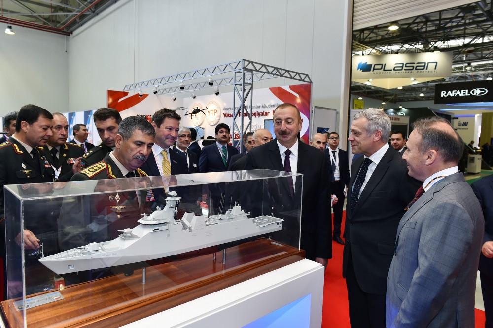 Prezident İlham Əliyev üçüncü “ADEX-2018” Azərbaycan Beynəlxalq müdafiə sərgisi ilə tanış olub (FOTO) (YENİLƏNİB)