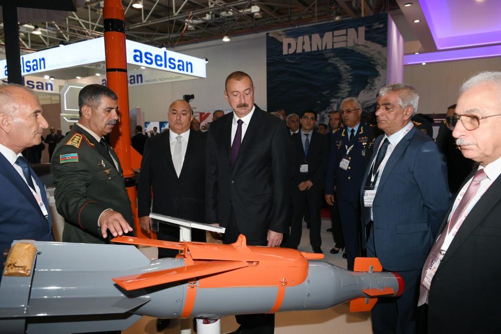 Prezident İlham Əliyev üçüncü “ADEX-2018” Azərbaycan Beynəlxalq müdafiə sərgisi ilə tanış olub (FOTO) (YENİLƏNİB)