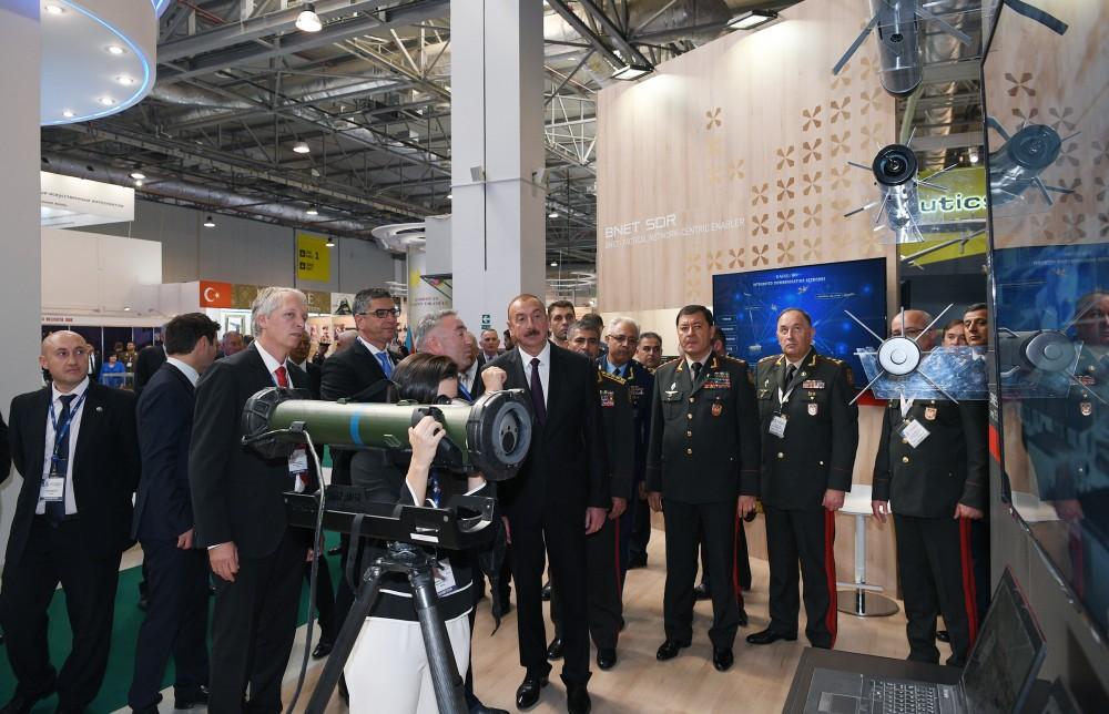 Prezident İlham Əliyev üçüncü “ADEX-2018” Azərbaycan Beynəlxalq müdafiə sərgisi ilə tanış olub (FOTO) (YENİLƏNİB)