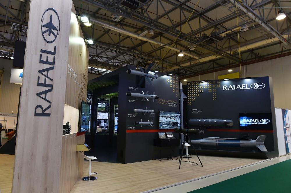 Prezident İlham Əliyev üçüncü “ADEX-2018” Azərbaycan Beynəlxalq müdafiə sərgisi ilə tanış olub (FOTO) (YENİLƏNİB)