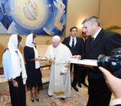 Azərbaycanın Birinci vitse-prezidenti Mehriban Əliyeva Roma Papası Fransisk ilə görüşüb (FOTO) (YENİLƏNİB)
