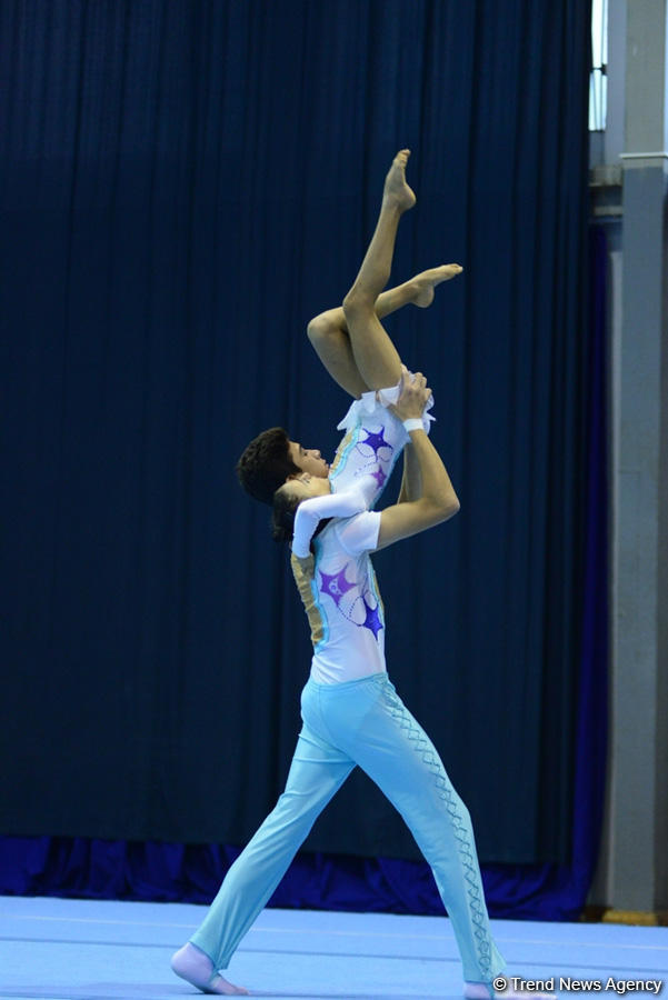 Akrobatika gimnastikası üzrə 25-ci Azərbaycan və Bakı birinciliyinə start verildi (FOTO)