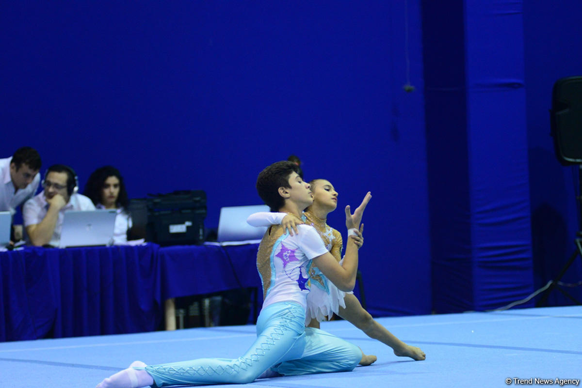 Akrobatika gimnastikası üzrə 25-ci Azərbaycan və Bakı birinciliyinə start verildi (FOTO)