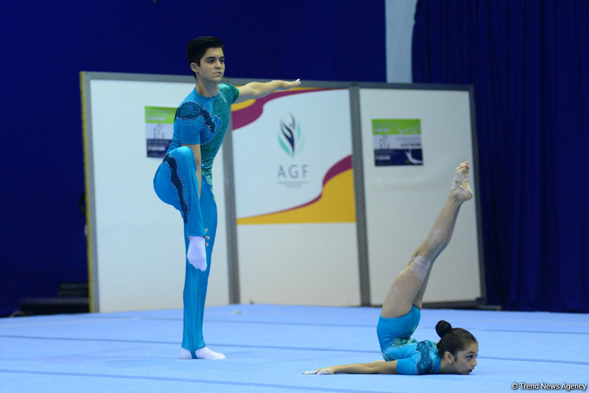 Akrobatika gimnastikası üzrə 25-ci Azərbaycan və Bakı birinciliyinə start verildi (FOTO)