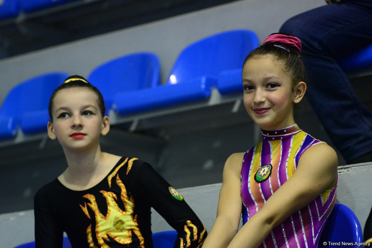 Akrobatika gimnastikası üzrə 25-ci Azərbaycan və Bakı birinciliyinə start verildi (FOTO)