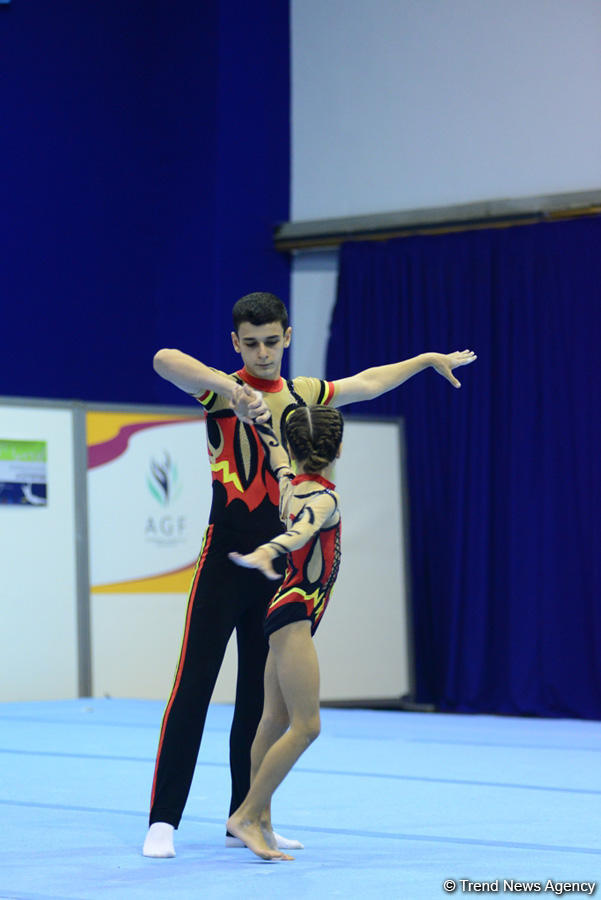 Akrobatika gimnastikası üzrə 25-ci Azərbaycan və Bakı birinciliyinə start verildi (FOTO)