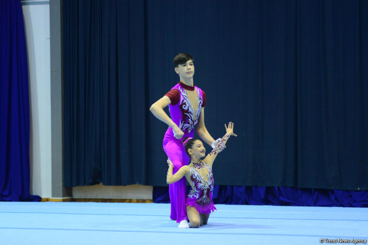 Akrobatika gimnastikası üzrə 25-ci Azərbaycan və Bakı birinciliyinə start verildi (FOTO)