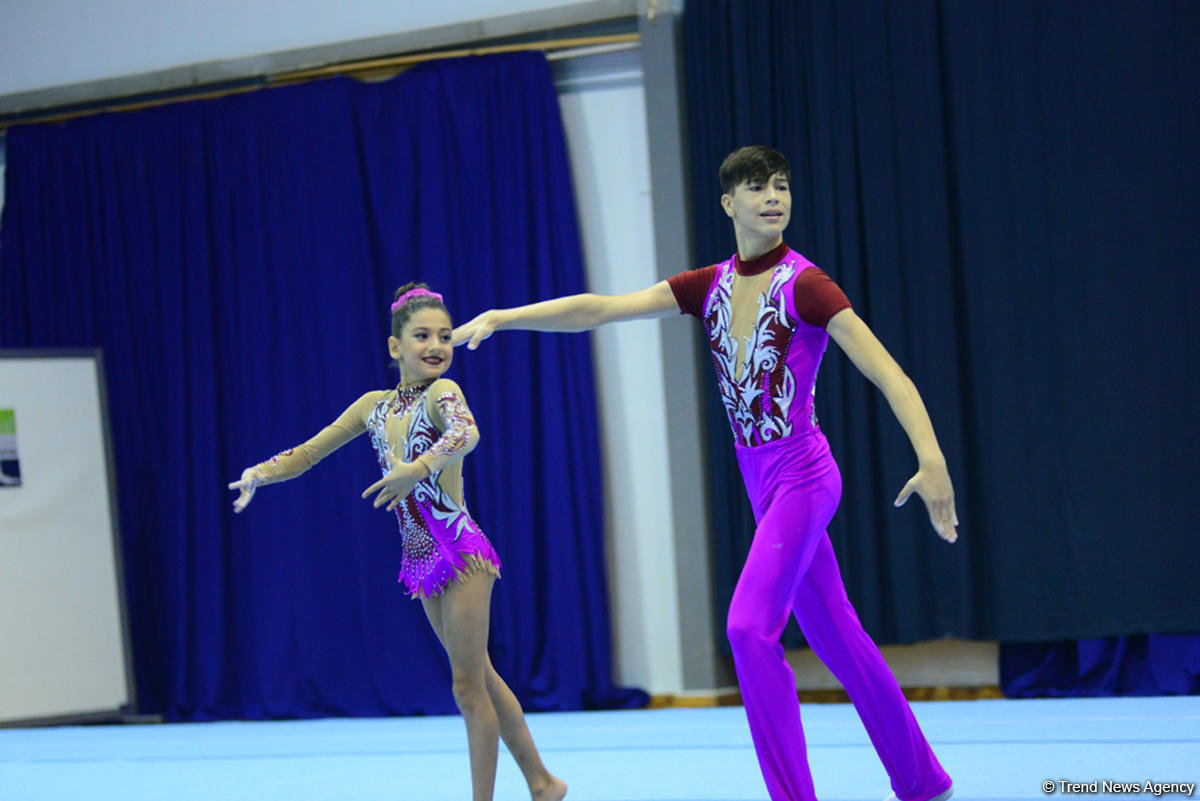Akrobatika gimnastikası üzrə 25-ci Azərbaycan və Bakı birinciliyinə start verildi (FOTO)