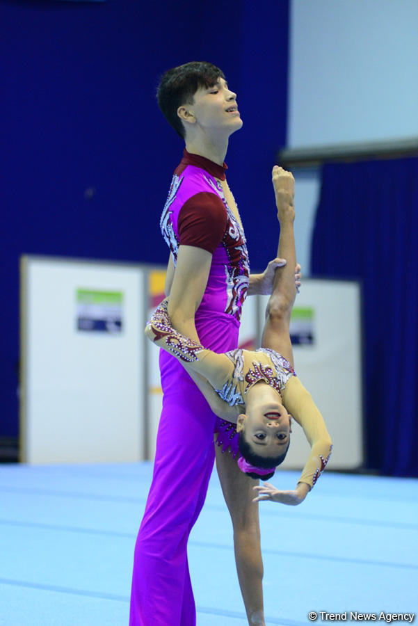 Akrobatika gimnastikası üzrə 25-ci Azərbaycan və Bakı birinciliyinə start verildi (FOTO)