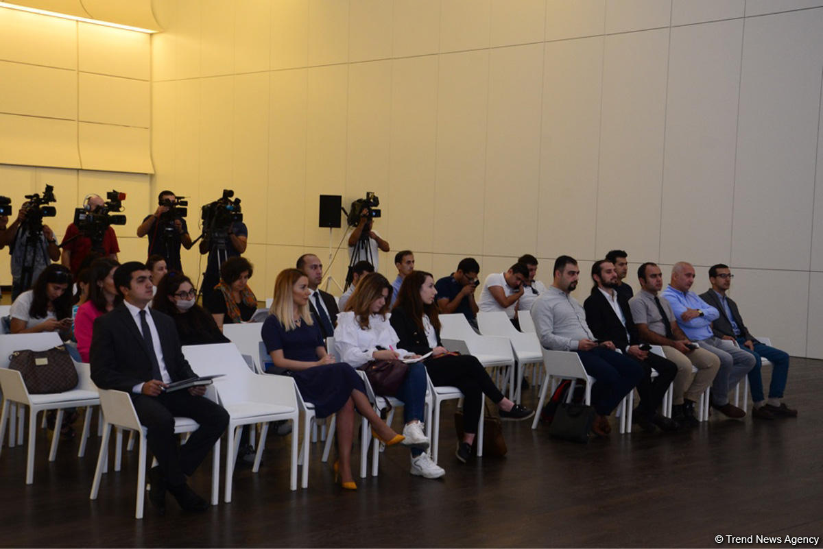Sofiya adlı robot Bakıda "İnnovasiyalar həftəsi"ndə iştirak edəcək (FOTO)