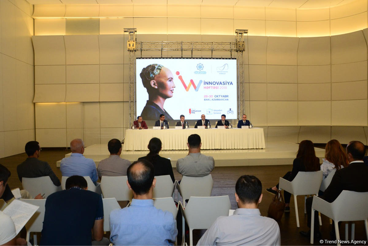 Sofiya adlı robot Bakıda "İnnovasiyalar həftəsi"ndə iştirak edəcək (FOTO)