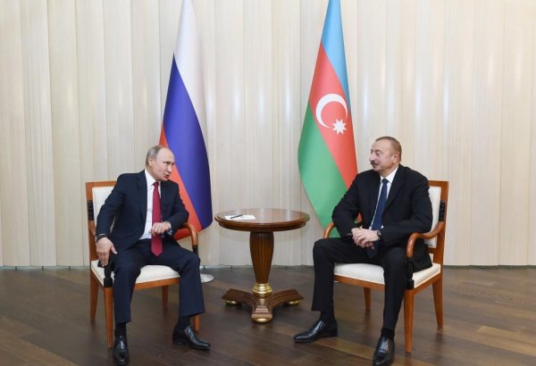 Azərbaycan və Rusiya prezidentlərinin təkbətək görüşü olub (FOTO) (YENİLƏNİB)