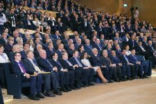 İlham Əliyev və Vladimir Putin Bakıda IX Azərbaycan-Rusiya Regionlararası Forumunun rəsmi açılış mərasimdə iştirak ediblər (FOTO) (YENİLƏNİB)