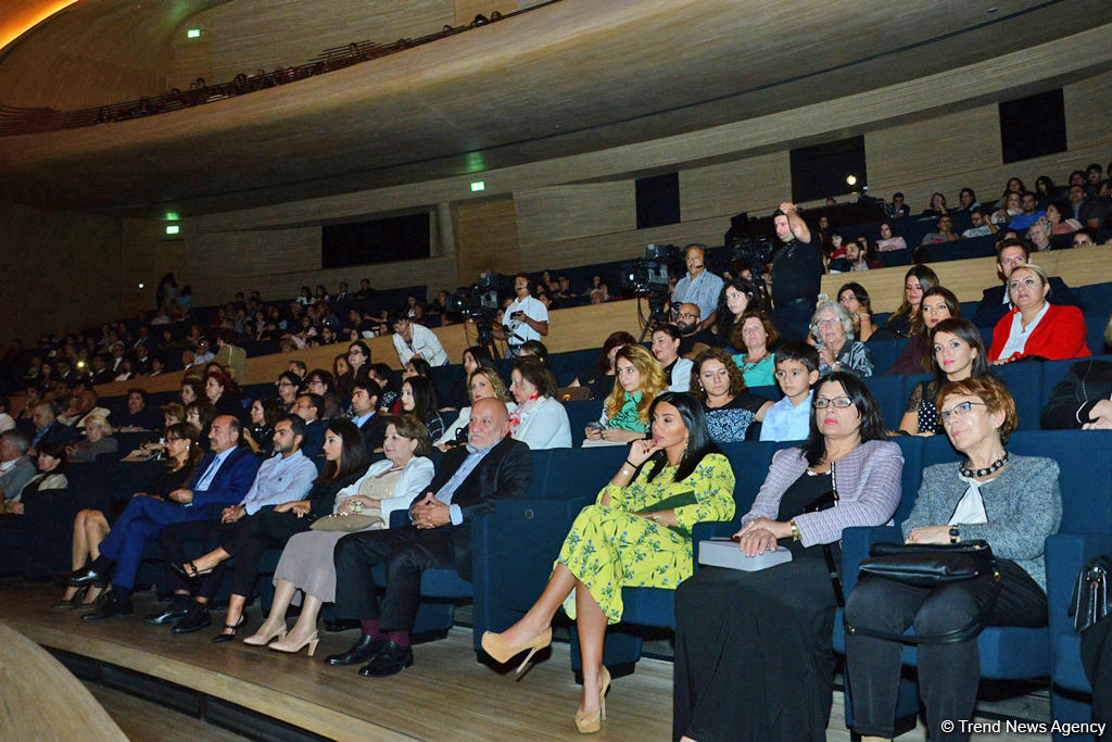 Üzeyir Hacıbəyli X Beynəlxalq Musiqi Festivalı başa çatıb (FOTO)
