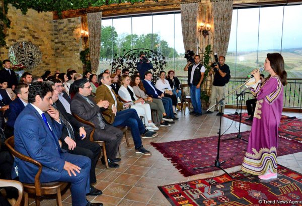 Şamaxıda Nəsimi Festivalı çərçivəsində "Söz" ədəbi layihəsinin finalçılarının yaradıcılıq axşamı keçirilib (FOTO)