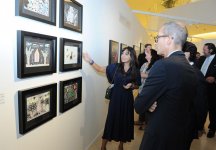 Leyla Əliyeva Heydər Əliyev Mərkəzində Nəsimi – şeir, sənət və mənəviyyat Festivalı çərçivəsində sərgilərin açılışında iştirak edib (FOTO)