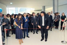 Leyla Əliyeva Heydər Əliyev Mərkəzində Nəsimi – şeir, sənət və mənəviyyat Festivalı çərçivəsində sərgilərin açılışında iştirak edib (FOTO)