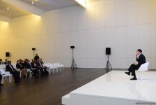 Heydər Əliyev Mərkəzində məşhur almaniyalı alim Mixael Hess “Nəsimi dühası müasir kontekstdə” mövzusunda mühazirə deyib (FOTO)
