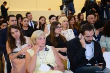 Heydər Əliyev Mərkəzində məşhur almaniyalı alim Mixael Hess “Nəsimi dühası müasir kontekstdə” mövzusunda mühazirə deyib (FOTO)