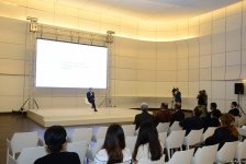 Heydər Əliyev Mərkəzində məşhur almaniyalı alim Mixael Hess “Nəsimi dühası müasir kontekstdə” mövzusunda mühazirə deyib (FOTO)