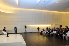 Heydər Əliyev Mərkəzində məşhur almaniyalı alim Mixael Hess “Nəsimi dühası müasir kontekstdə” mövzusunda mühazirə deyib (FOTO)