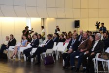 Heydər Əliyev Mərkəzində məşhur almaniyalı alim Mixael Hess “Nəsimi dühası müasir kontekstdə” mövzusunda mühazirə deyib (FOTO)