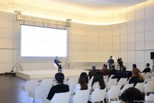 Heydər Əliyev Mərkəzində məşhur almaniyalı alim Mixael Hess “Nəsimi dühası müasir kontekstdə” mövzusunda mühazirə deyib (FOTO)