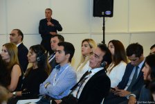 Heydər Əliyev Mərkəzində məşhur almaniyalı alim Mixael Hess “Nəsimi dühası müasir kontekstdə” mövzusunda mühazirə deyib (FOTO)