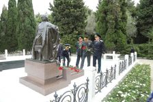 Prokurorluq orqanları əməkdaşları Fəxri xiyabanda ulu öndər Heydər Əliyevin xatirəsini yad ediblər (FOTO)