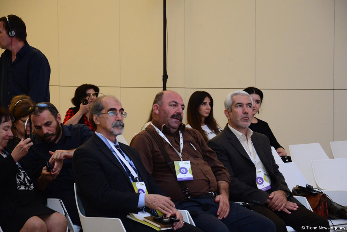 Heydər Əliyev Mərkəzində məşhur almaniyalı alim Mixael Hess “Nəsimi dühası müasir kontekstdə” mövzusunda mühazirə deyib (FOTO)
