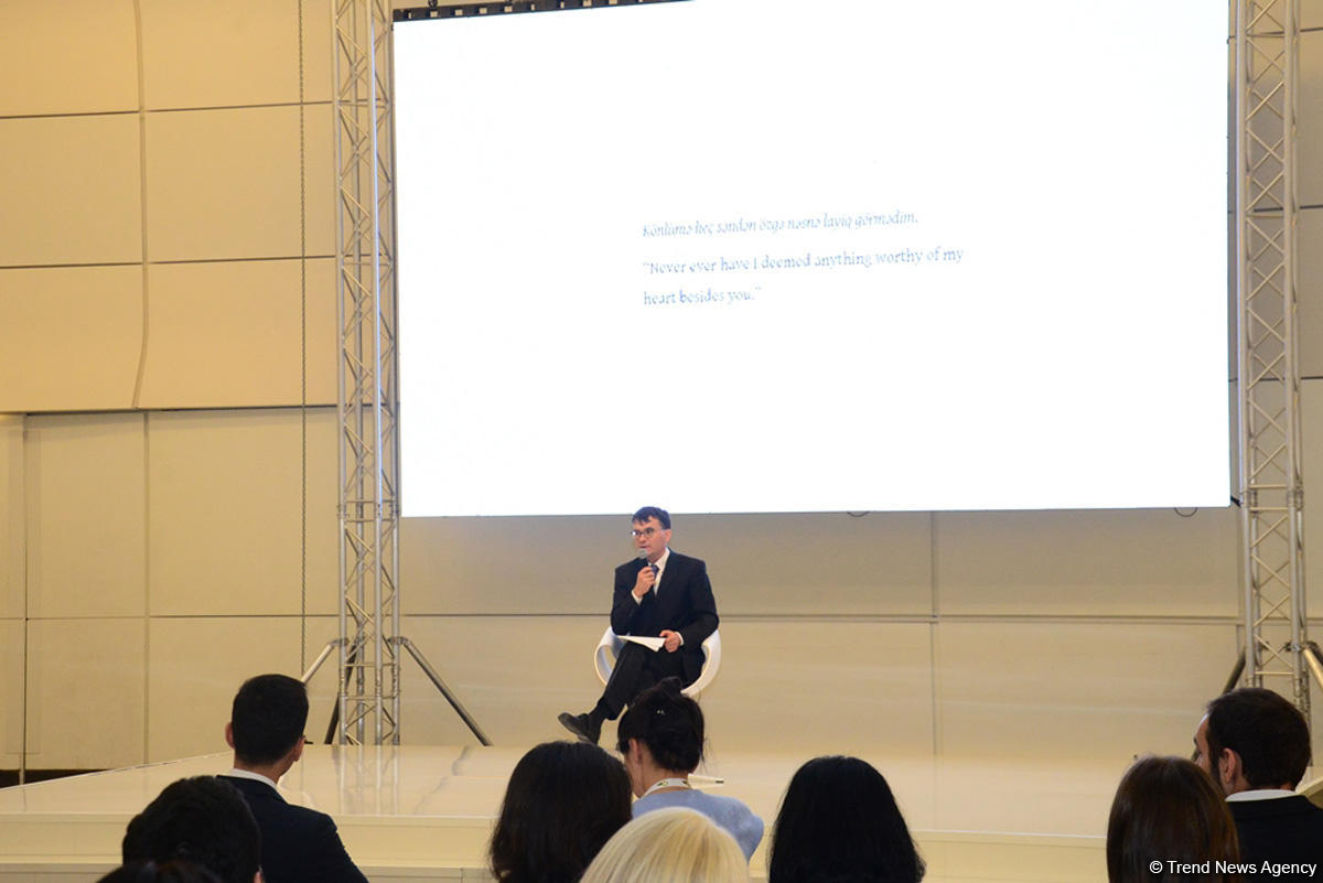 Heydər Əliyev Mərkəzində məşhur almaniyalı alim Mixael Hess “Nəsimi dühası müasir kontekstdə” mövzusunda mühazirə deyib (FOTO)