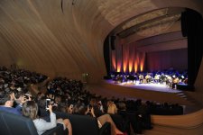 Heydər Əliyev Mərkəzində Nəsimi – şeir, incəsənət və mənəviyyat Festivalının təntənəli açılışı olub (FOTO)