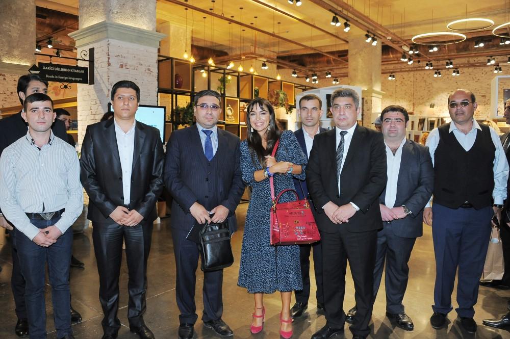 Nəsimi şeir məclisində Heydər Əliyev Fondunun vitse-prezidenti Leyla Əliyevanın “Spasibo” və “Molçaniye” kitablarının təqdimatı olub (FOTO)