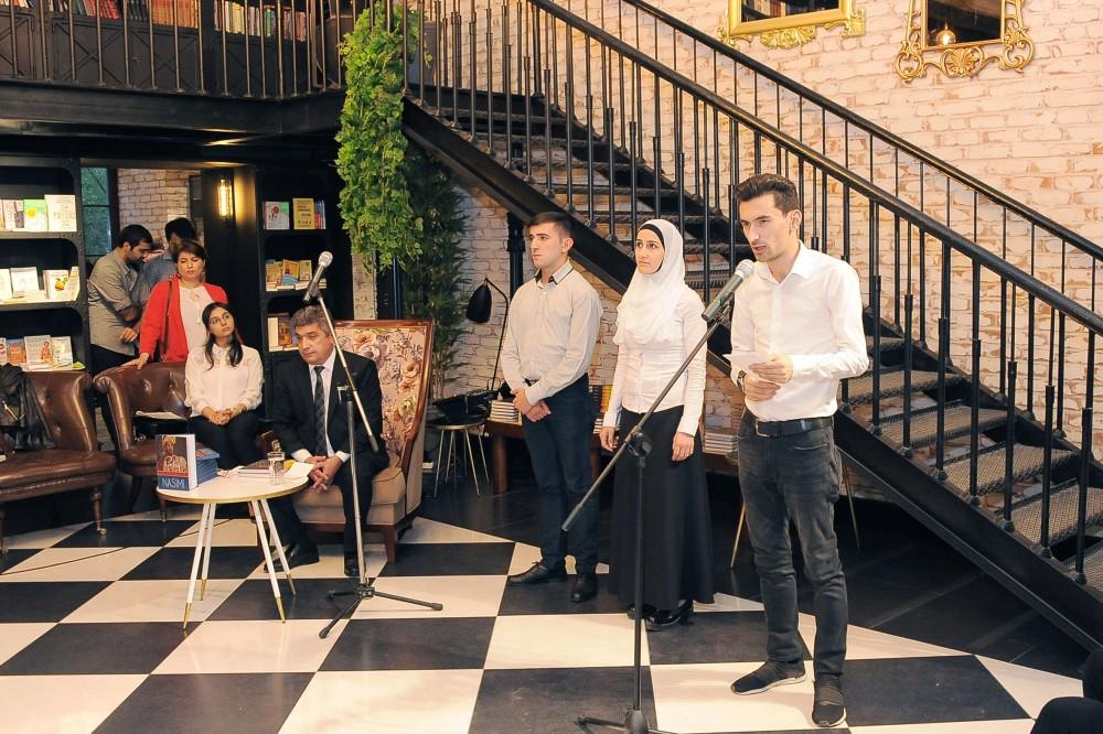 Nəsimi şeir məclisində Heydər Əliyev Fondunun vitse-prezidenti Leyla Əliyevanın “Spasibo” və “Molçaniye” kitablarının təqdimatı olub (FOTO)