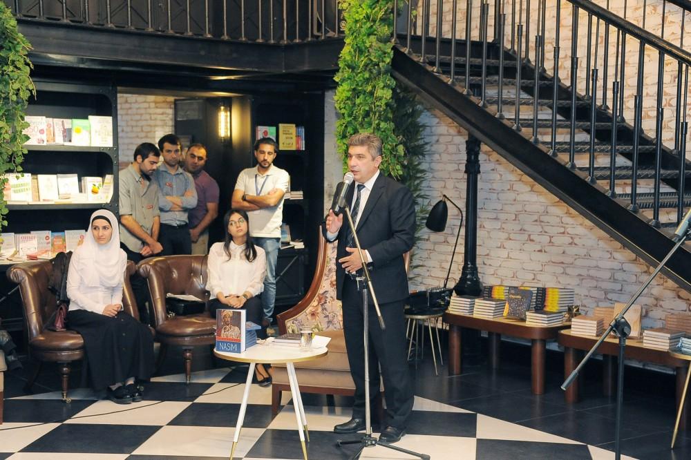 Nəsimi şeir məclisində Heydər Əliyev Fondunun vitse-prezidenti Leyla Əliyevanın “Spasibo” və “Molçaniye” kitablarının təqdimatı olub (FOTO)