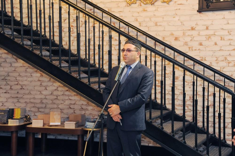 Nəsimi şeir məclisində Heydər Əliyev Fondunun vitse-prezidenti Leyla Əliyevanın “Spasibo” və “Molçaniye” kitablarının təqdimatı olub (FOTO)