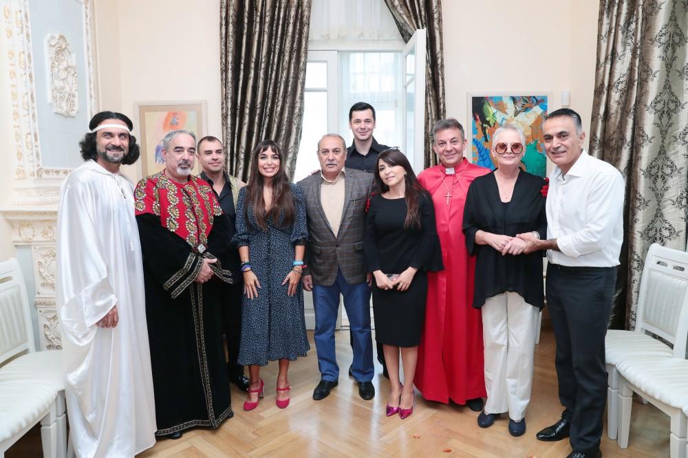 Leyla Əliyeva Maqsud İbrahimbəyov Yaradıcılıq Mərkəzində “İmmolatio” tamaşasının premyerasına baxıb (FOTO)