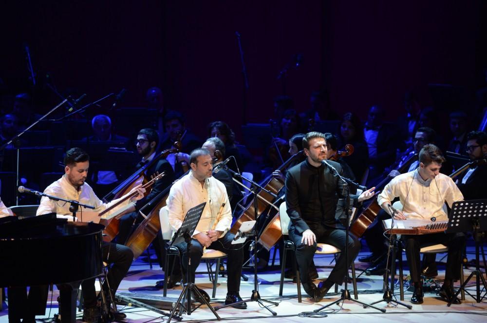 Heydər Əliyev Mərkəzində Nəsimi – şeir, incəsənət və mənəviyyat Festivalının təntənəli açılışı olub (FOTO)