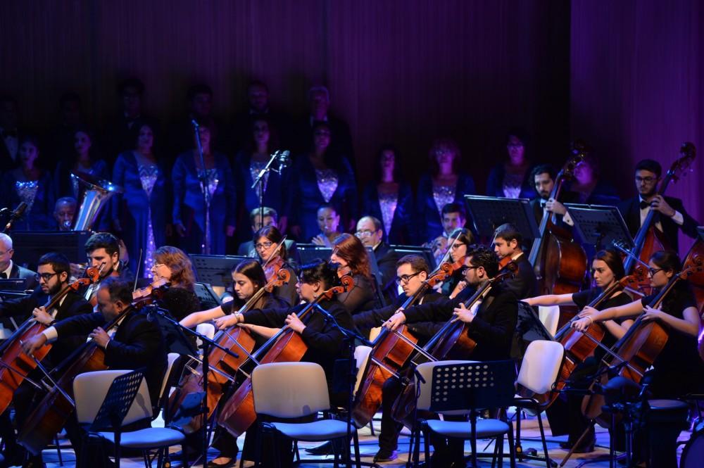 Heydər Əliyev Mərkəzində Nəsimi – şeir, incəsənət və mənəviyyat Festivalının təntənəli açılışı olub (FOTO)