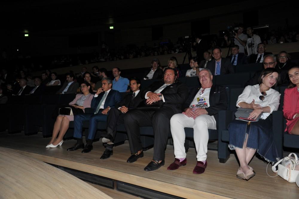 Heydər Əliyev Mərkəzində Nəsimi – şeir, incəsənət və mənəviyyat Festivalının təntənəli açılışı olub (FOTO)