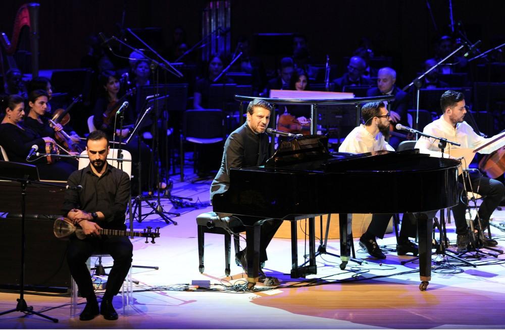 Heydər Əliyev Mərkəzində Nəsimi – şeir, incəsənət və mənəviyyat Festivalının təntənəli açılışı olub (FOTO)