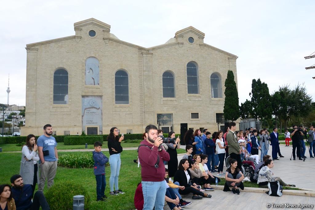 Nəsimi Festivalı çərçivəsində “DanceAbility” inklüziv rəqs qrupunun konserti olub (FOTO)