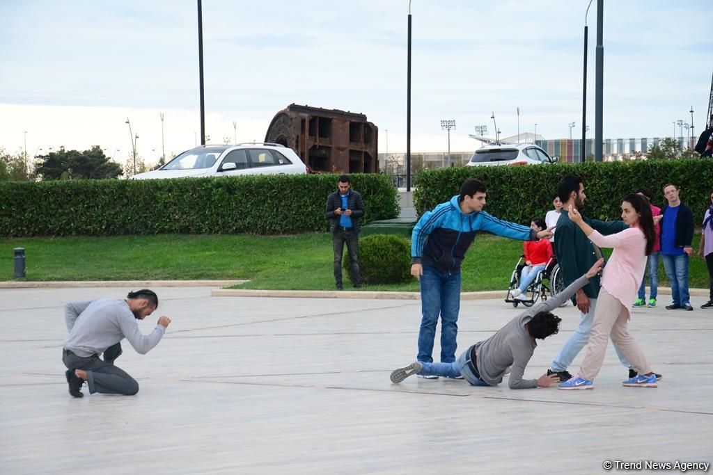 Nəsimi Festivalı çərçivəsində “DanceAbility” inklüziv rəqs qrupunun konserti olub (FOTO)