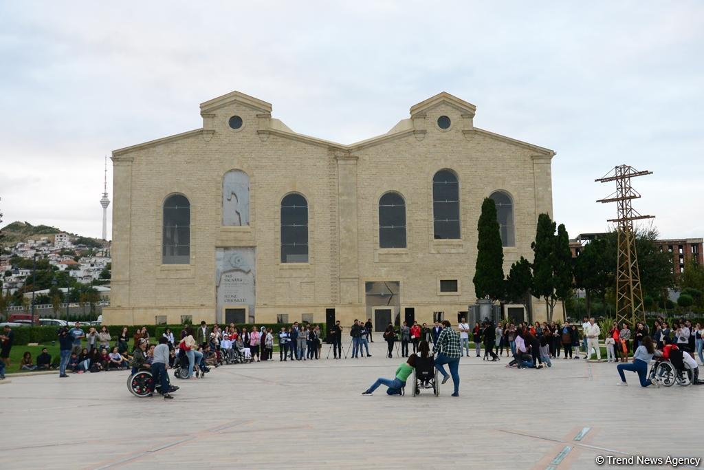 Nəsimi Festivalı çərçivəsində “DanceAbility” inklüziv rəqs qrupunun konserti olub (FOTO)