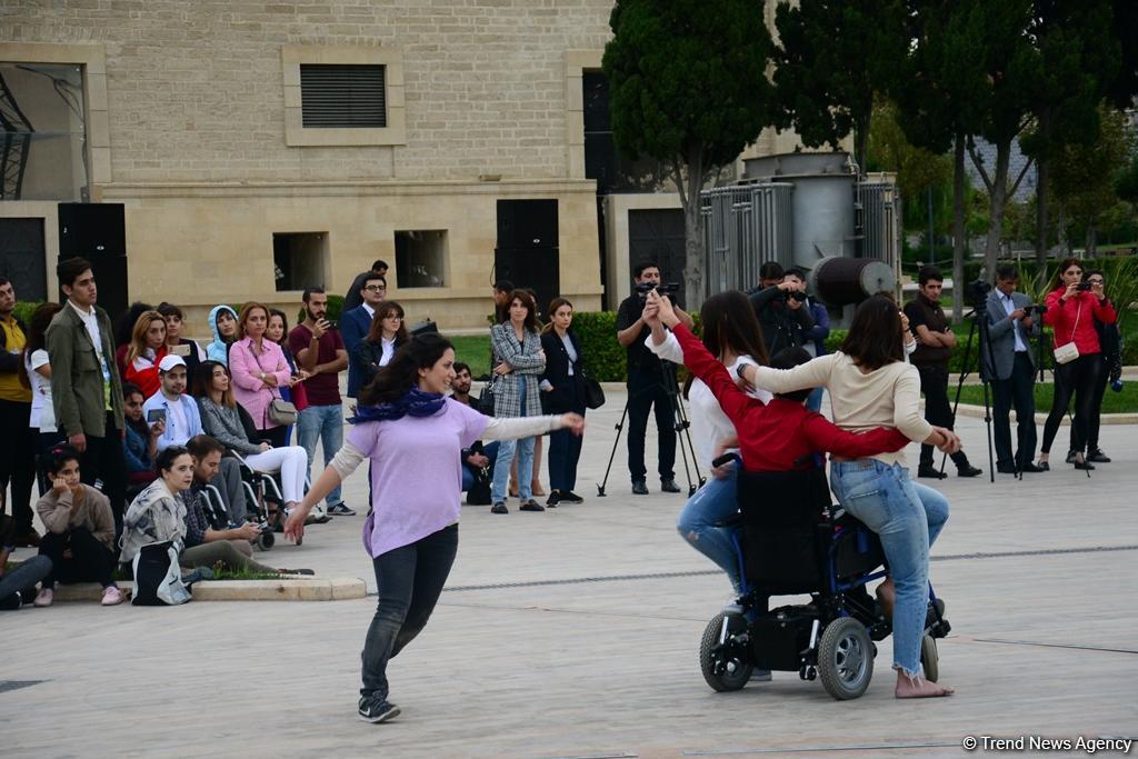 Nəsimi Festivalı çərçivəsində “DanceAbility” inklüziv rəqs qrupunun konserti olub (FOTO)