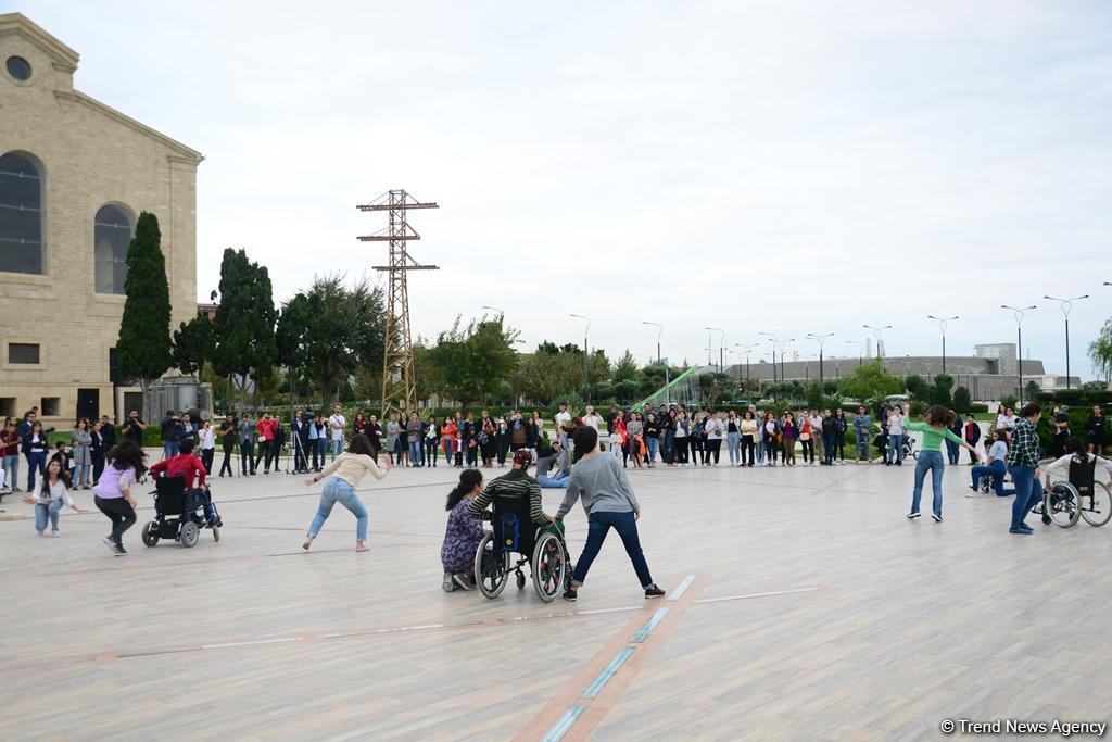 Nəsimi Festivalı çərçivəsində “DanceAbility” inklüziv rəqs qrupunun konserti olub (FOTO)