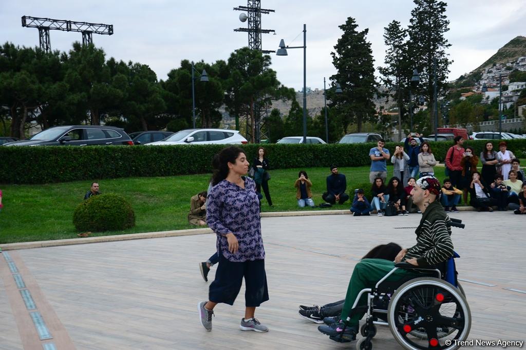 Nəsimi Festivalı çərçivəsində “DanceAbility” inklüziv rəqs qrupunun konserti olub (FOTO)