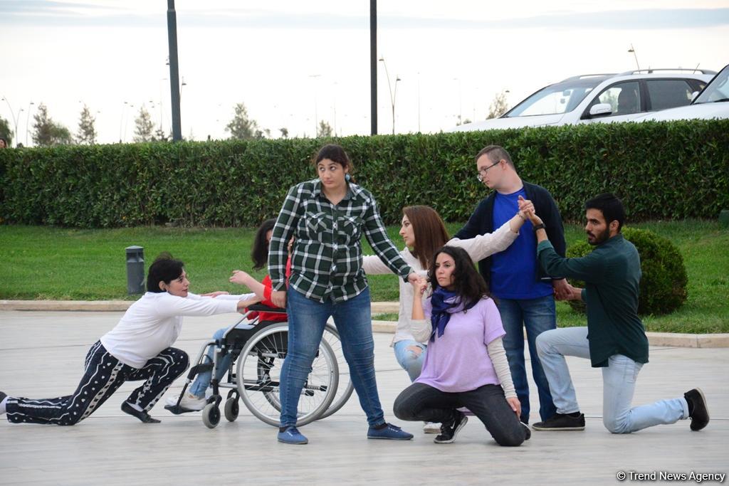 Nəsimi Festivalı çərçivəsində “DanceAbility” inklüziv rəqs qrupunun konserti olub (FOTO)